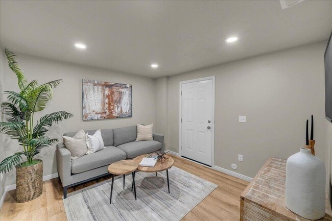 Building Photo - Charming downstairs apartment in Cedar City, Utah: 2-Bedroom 1 Bathroom in Canyon Gate Subdivision!