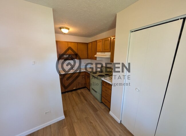 Building Photo - 1 bedroom 1 bath apartment available in Ka...