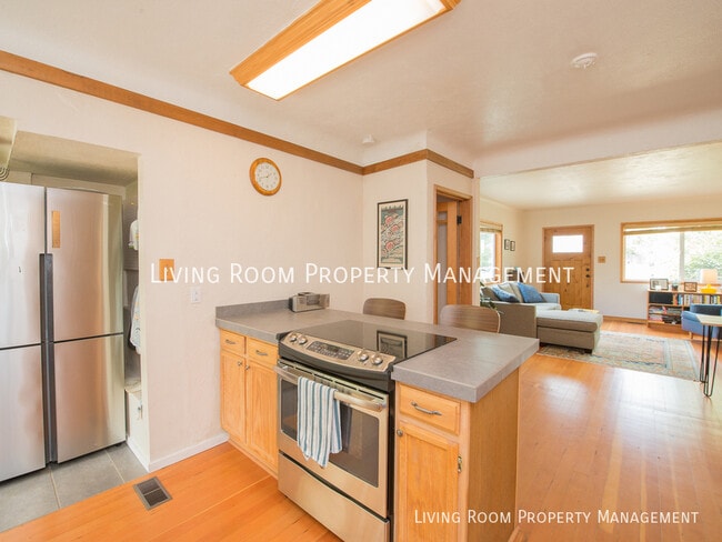 Building Photo - 8300 NE Tillamook St