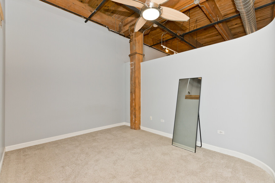 Building Photo - 1500 W Monroe St