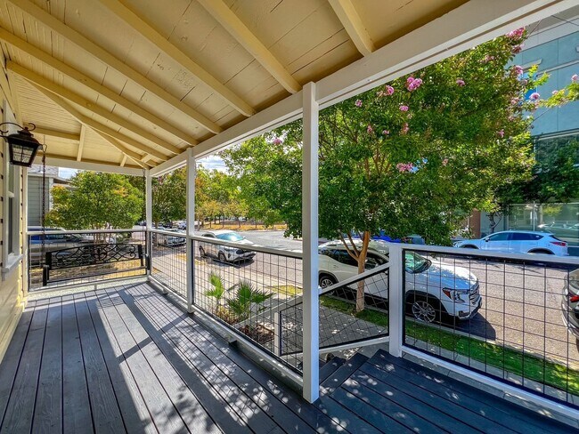 Building Photo - Charming Downtown Napa Cottage with Large Fenced Yard & Ample Parking