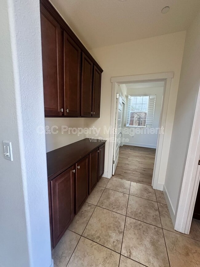 Building Photo - 15042 Breckinridge Ave