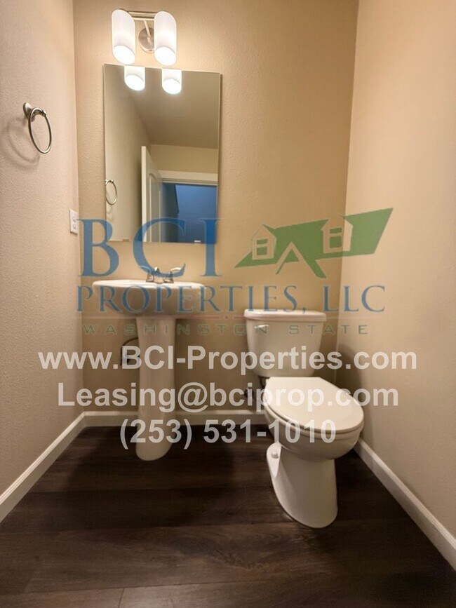 Building Photo - 412 T St SE