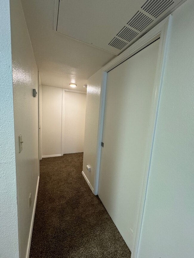 Building Photo - 10873 W Ustick Rd