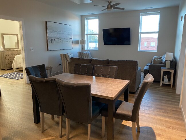 Building Photo - 103 N 1st St