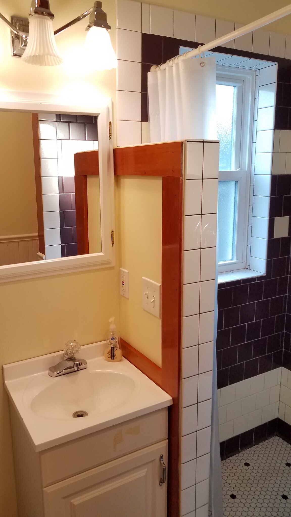 Building Photo - 3733 N Michigan Ave