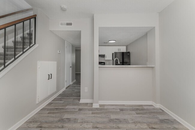 Building Photo - 731 Old Liberty Rd