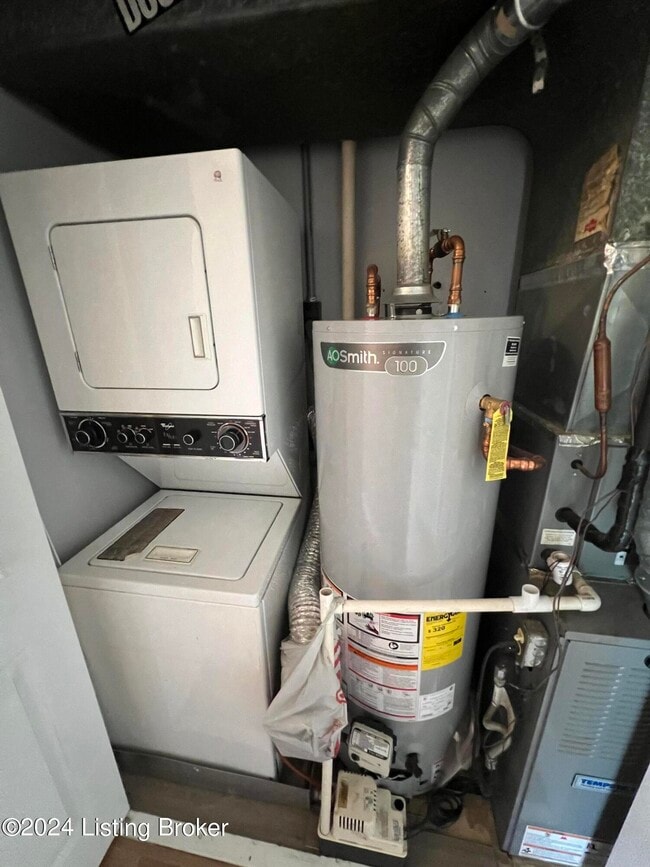 Building Photo - 2307 Medford Ln