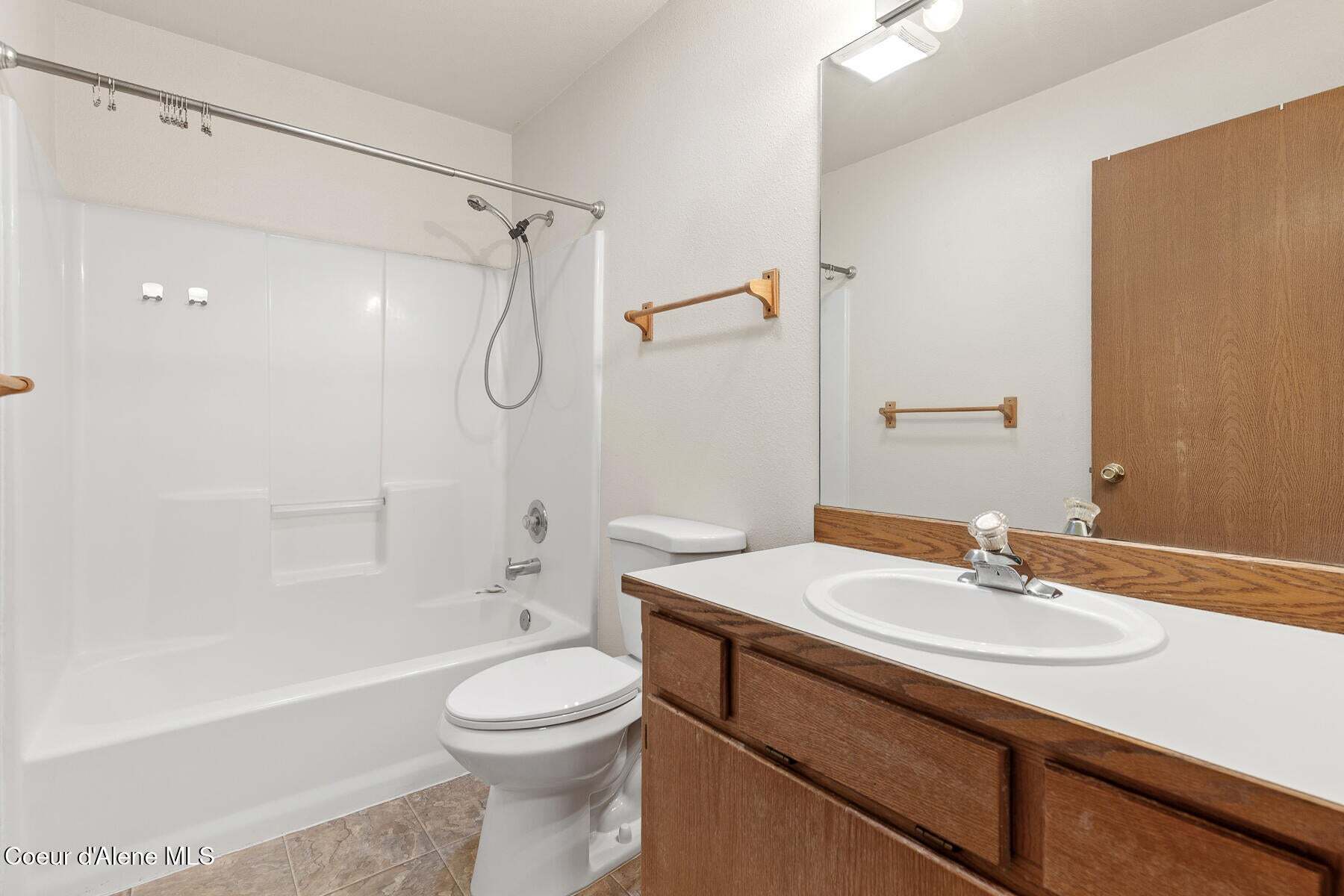 Full Bath - 1405 N 12th St