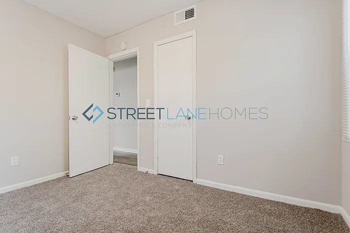 Building Photo - 3040 Foresthill Dr