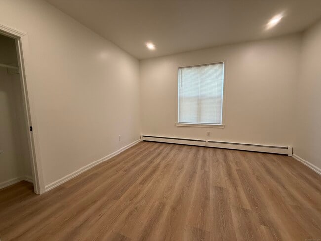 Building Photo - 45 Mahl Ave