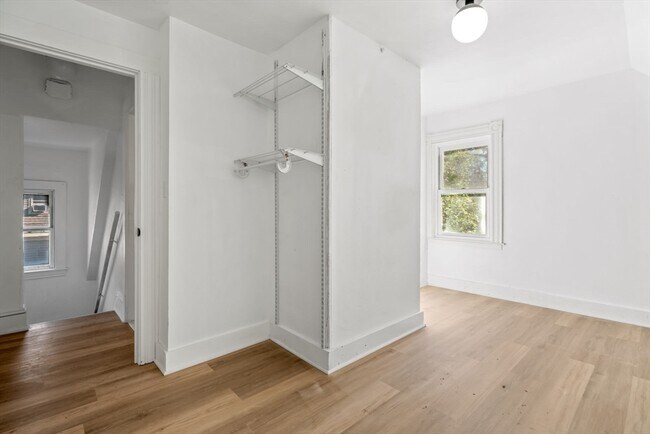 Building Photo - 166 Elliot St