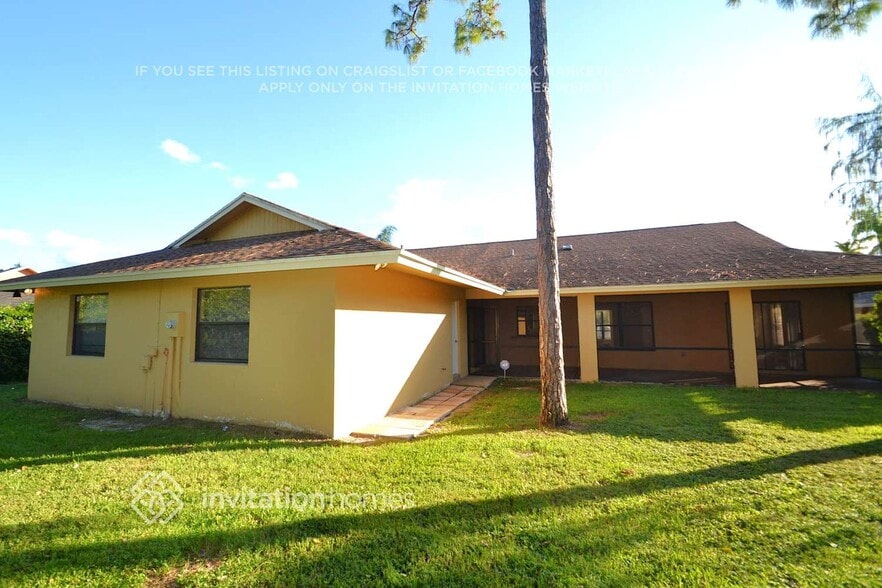 Building Photo - 14369 Blackberry Dr