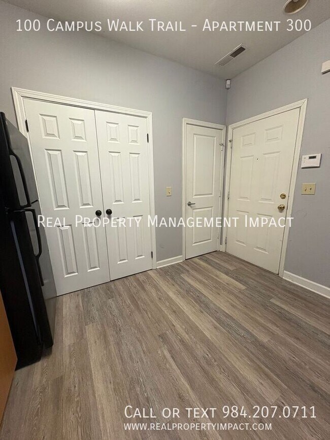 Building Photo - 100 Campus Walk Trl