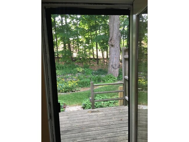 Building Photo - 32 Birchwood Dr