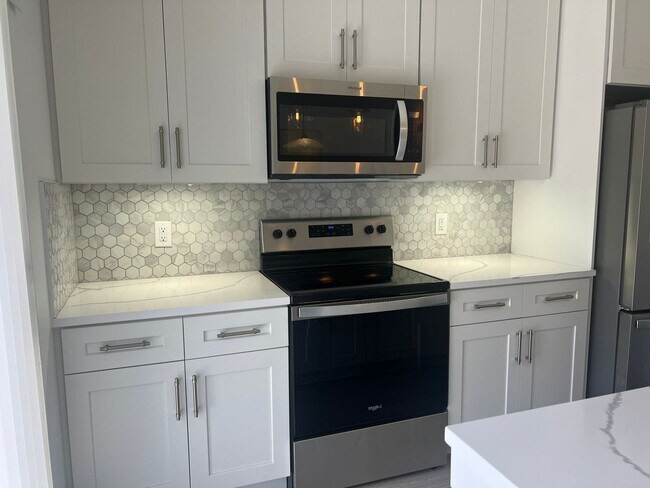 Building Photo - Townhouse 2 Bedroom 2.5 Bath West Palm beach