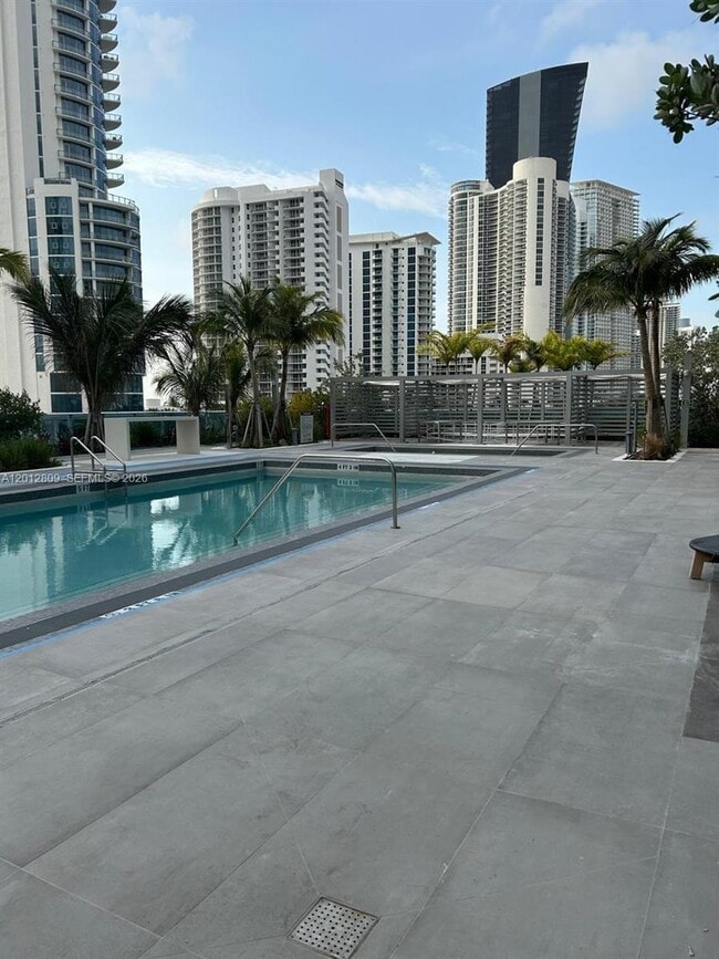 Building Photo - 17550 Collins Ave