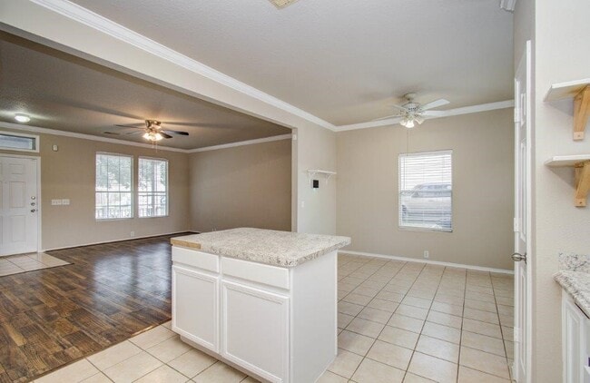 Building Photo - 6131 Scotchwood Dr