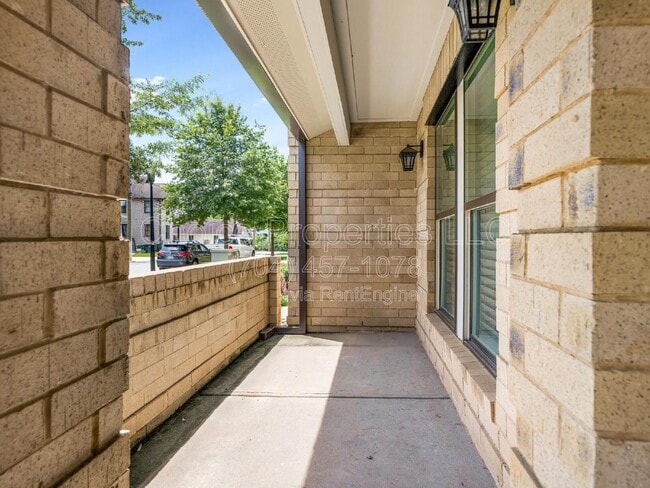 Building Photo - 1575 Duckworth Ave
