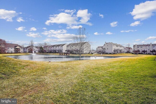 Building Photo - 400 Schooner Way