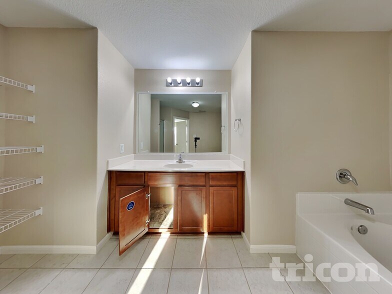 Building Photo - 729 Totem Trail Dr