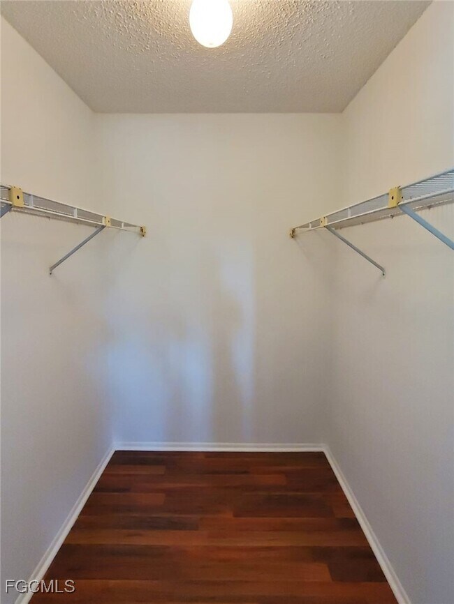 Building Photo - 5713 Foxlake Dr