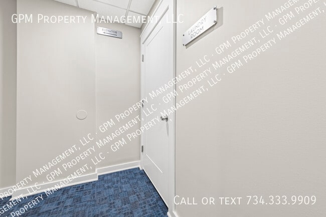 Building Photo - 412 Grand River Ave