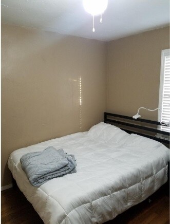 Building Photo - 414 E 6th St