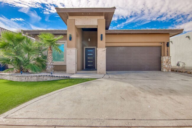 Primary Photo - Beautiful East side House with 4 bed-2 baths