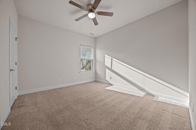 Building Photo - 75 Rolling Waters Ct