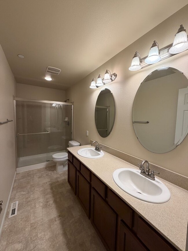 Building Photo - 1204 Burnside Pl