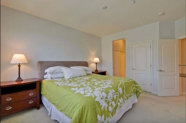 Building Photo - Newer 3bedrooms townhouse with 2 Cars Garage and AC in Fremont Niles area for rent