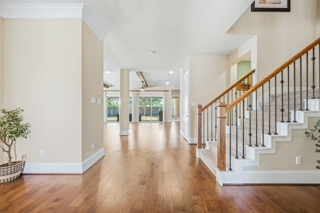Building Photo - 2418 Sandhill Crest Ln
