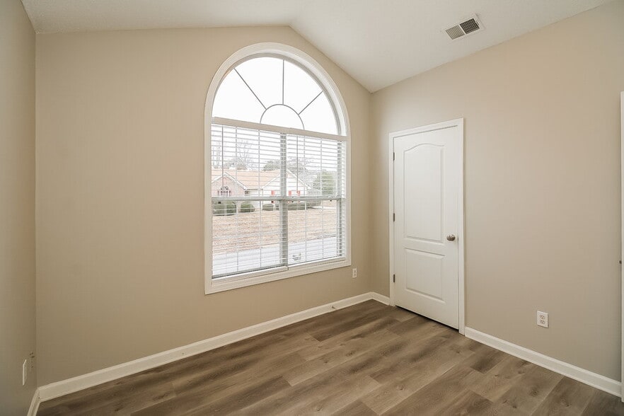 Building Photo - 1801 Portwest Way