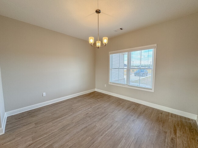 Building Photo - 310 Parkersburg Ln