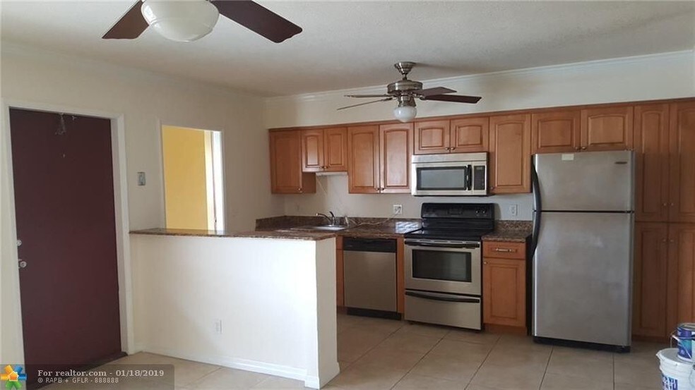 Building Photo - 2190 SE 5th St