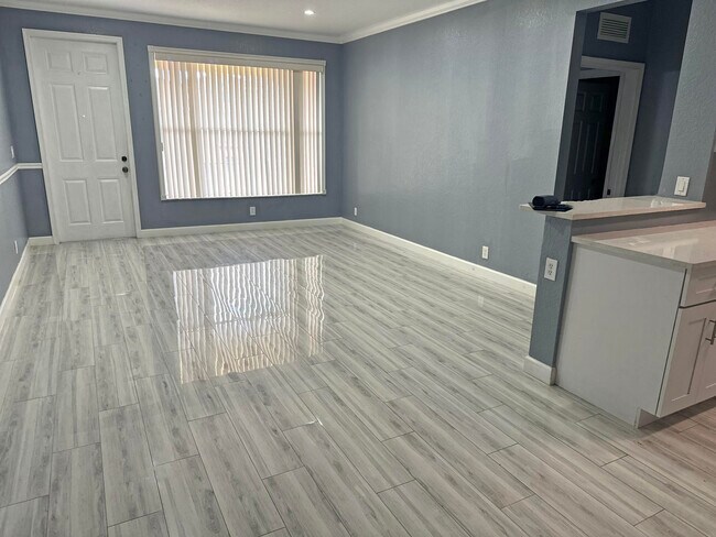 Primary Photo - 3553 Forest Hill Blvd