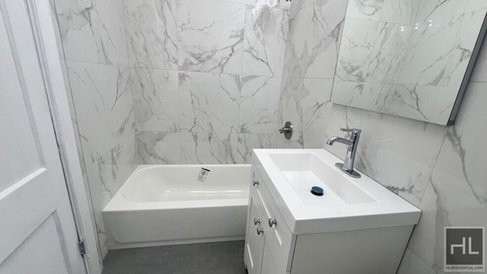 Building Photo - 3616 Clarendon Rd