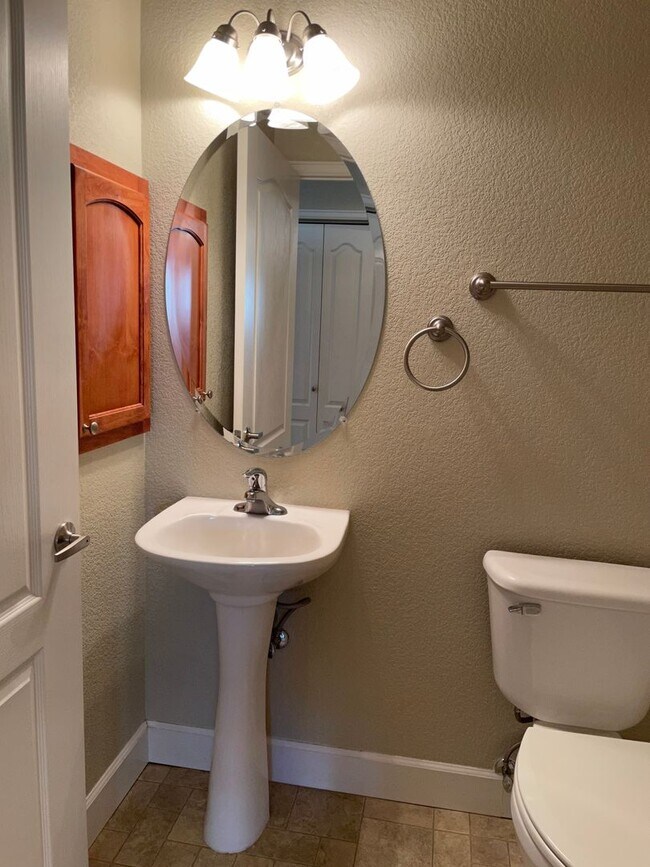 Building Photo - Beautiful/Quick I-25 Access 2 Bed 2 Bath Condo in Wellington