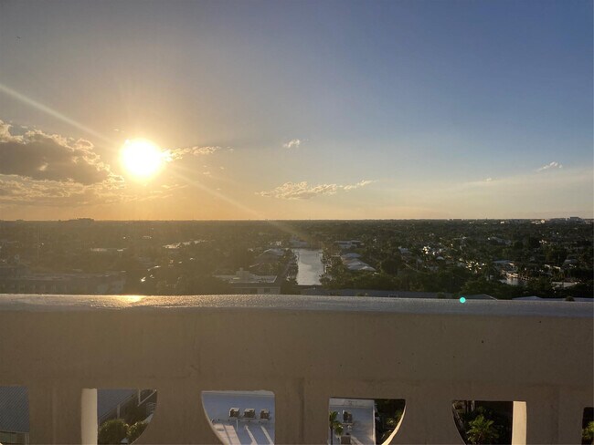 Building Photo - 4010 Galt Ocean Dr