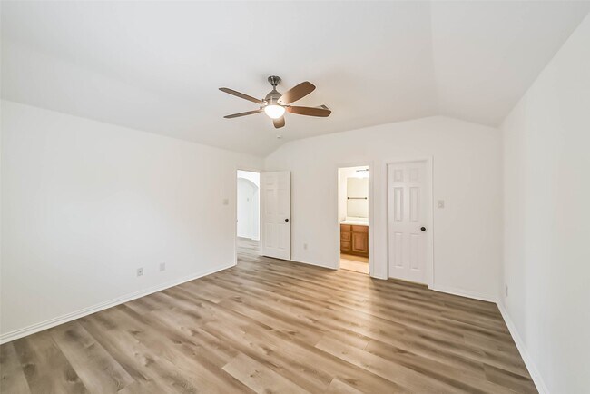 Building Photo - 1202 Maroon Ln