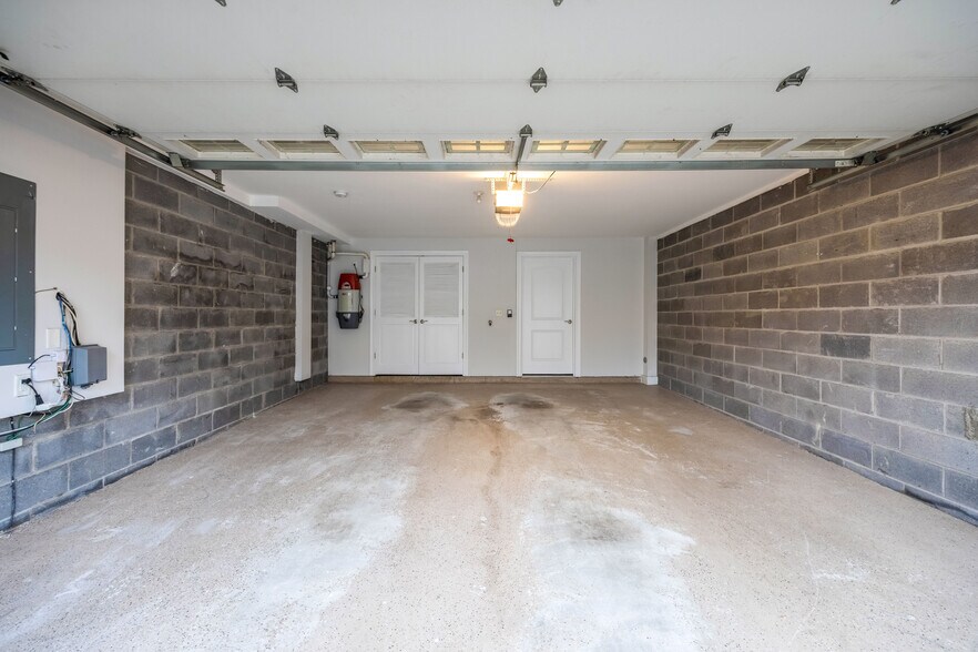 Building Photo - 258 4th St