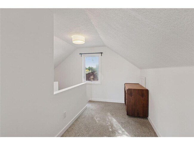 Building Photo - 4215 16th Ave S