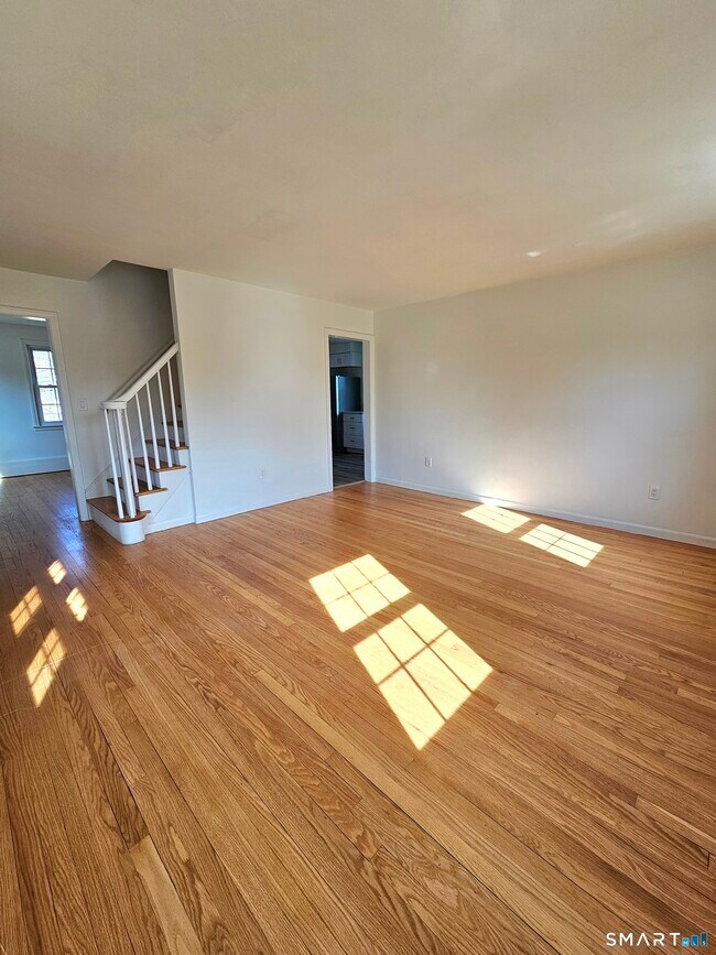 Building Photo - 2071 Middletown Ave