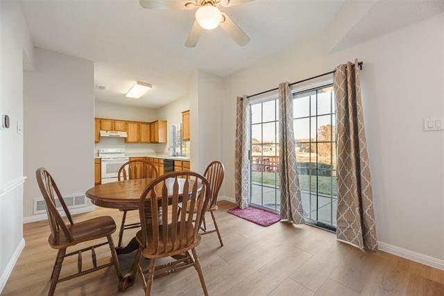 Building Photo - 1507 Lakeshore Dr