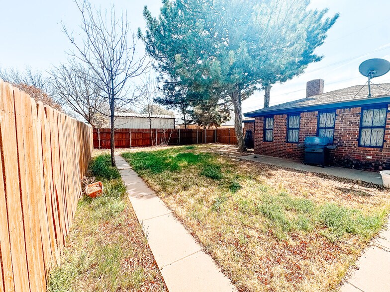 Building Photo - 5712 73rd St