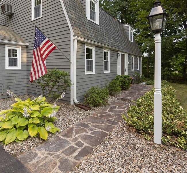 Building Photo - 3 Hilltop Rd