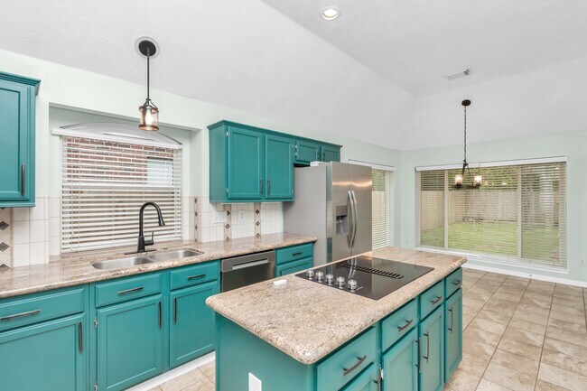 Building Photo - 1715 Parkview Ln