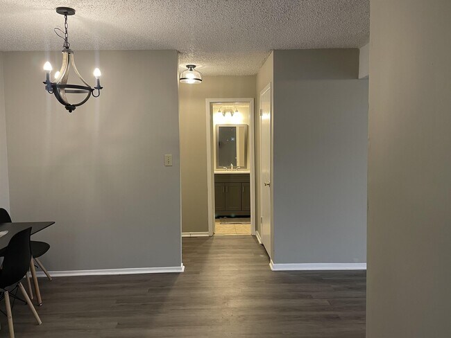 Building Photo - 6601 Willow Pointe Dr NW