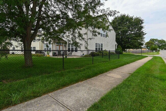 Building Photo - Spacious 4-Bedroom Haven with 2.5 Baths and Nearly 3,000 Sq Ft of Comfort in Indianapolis!